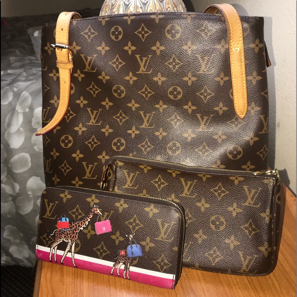 Authentic Louis Vuitton Purse, Wallet, Makeup Bag